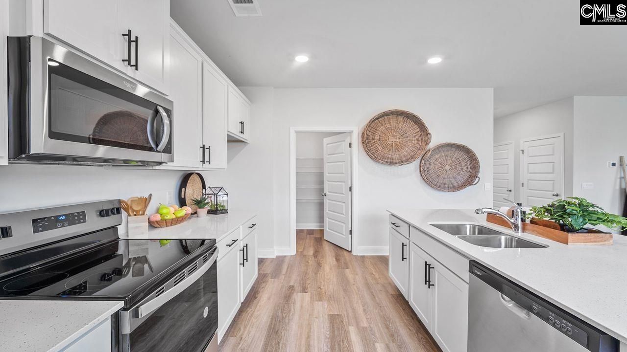 1012 Salient Court  Photo 7