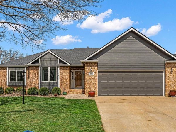 3004 Bently , Lawrence, KS 66049