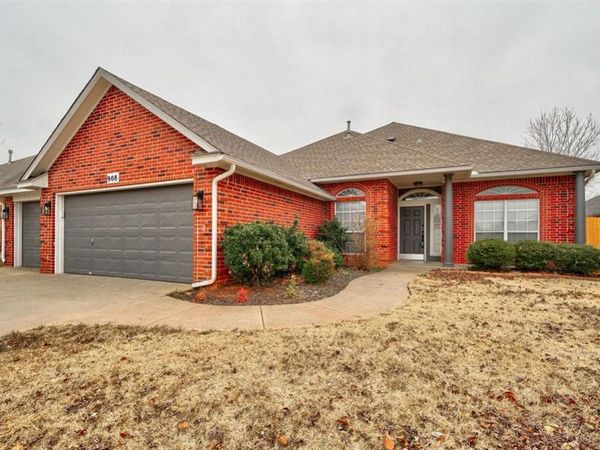 908 Black Jack Lane, Moore, OK 73160