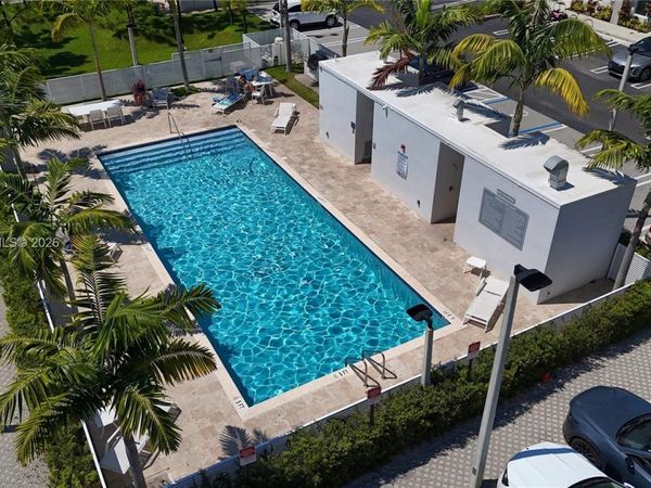 2555 NE 193rd St, Unit 2122, Miami, FL 33180