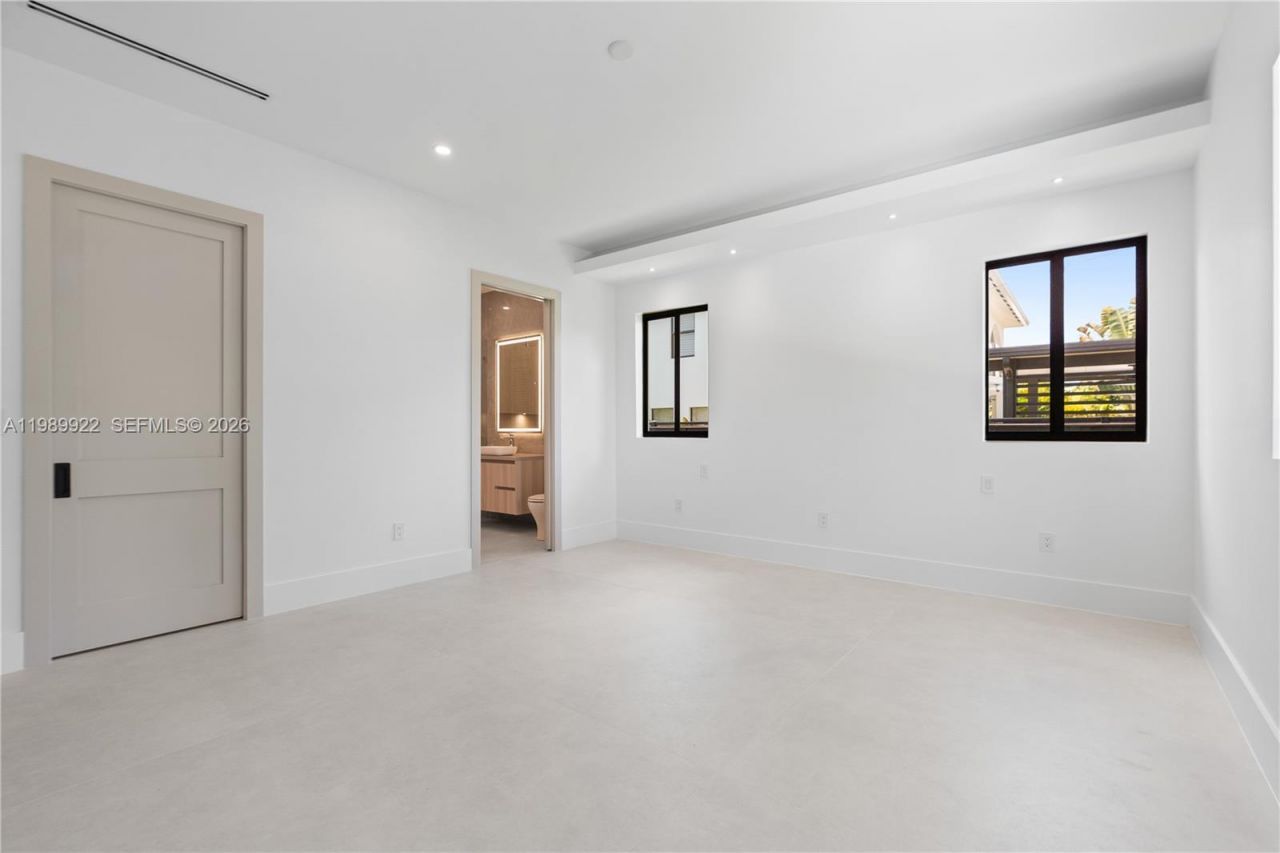 6221 SW 60th St, South Miami, FL 33143 Photo