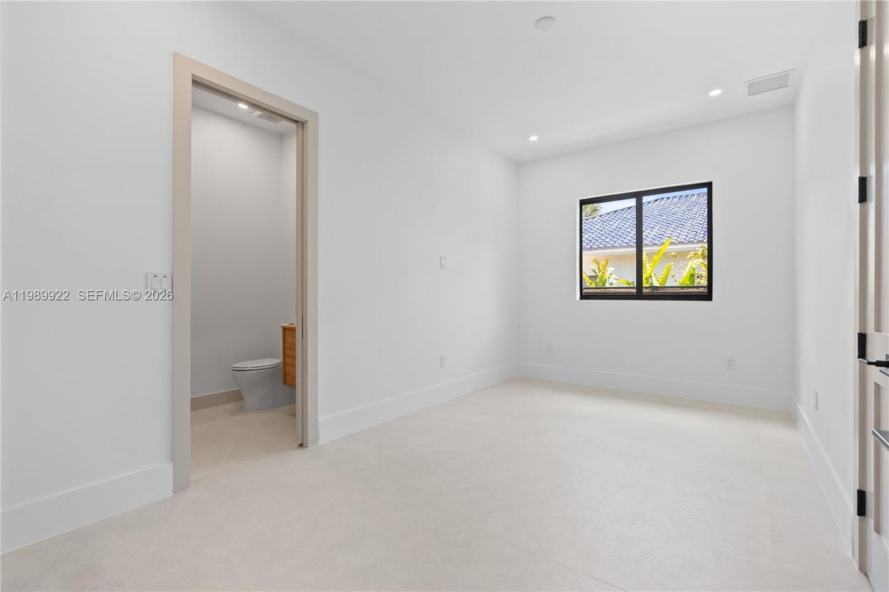 6221 SW 60th St, South Miami, FL 33143 Photo