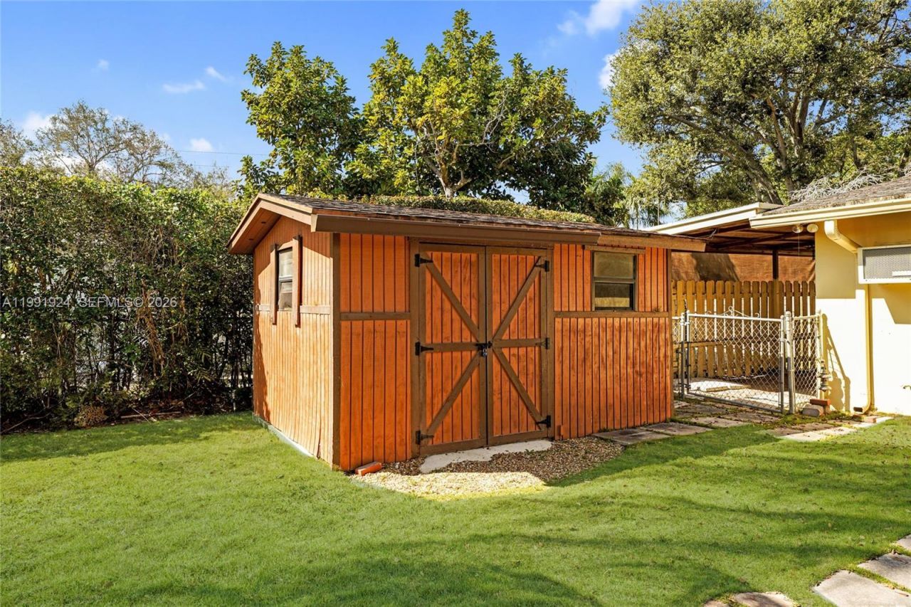 8250 SW 95th St, Miami, FL 33156 Photo