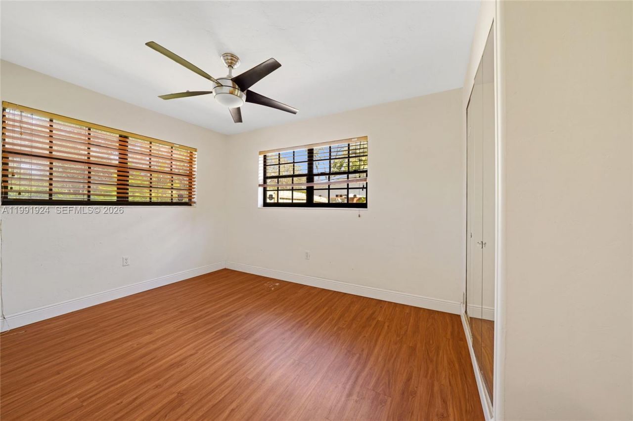 8250 SW 95th St, Miami, FL 33156 Photo