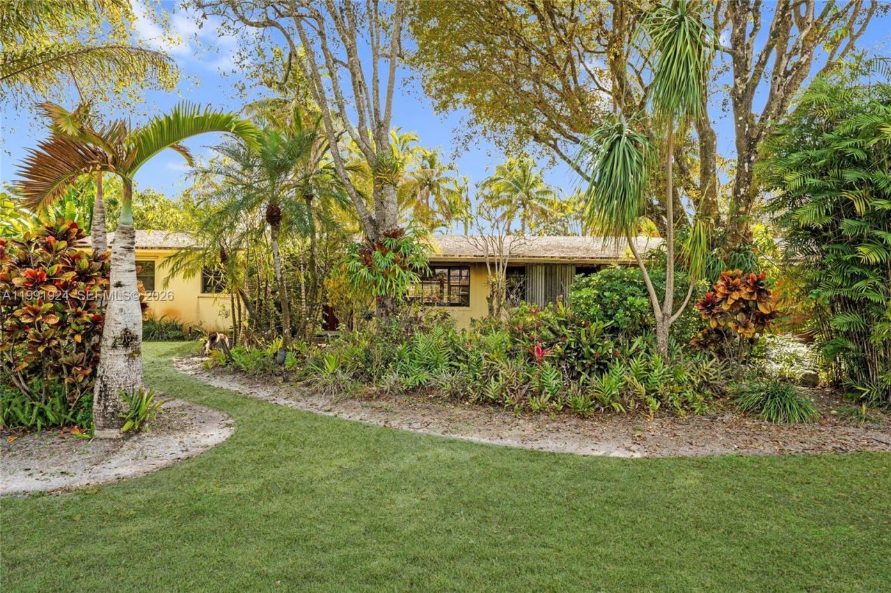 8250 SW 95th St, Miami, FL 33156 Photo