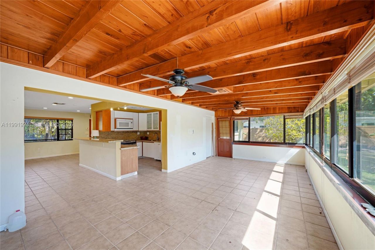 8250 SW 95th St, Miami, FL 33156 Photo