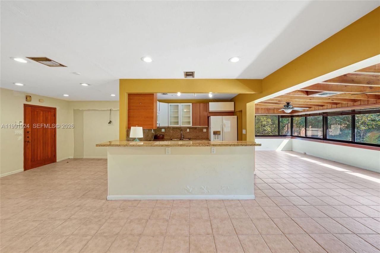 8250 SW 95th St, Miami, FL 33156 Photo