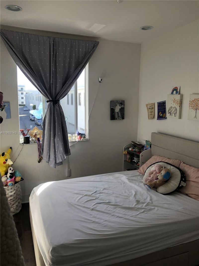 2601 NE 212th Ter, Unit 104, Miami, FL 33180 Photo