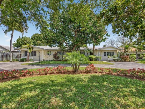 3900 NE 22nd Ave, Lighthouse Point, FL 33064
