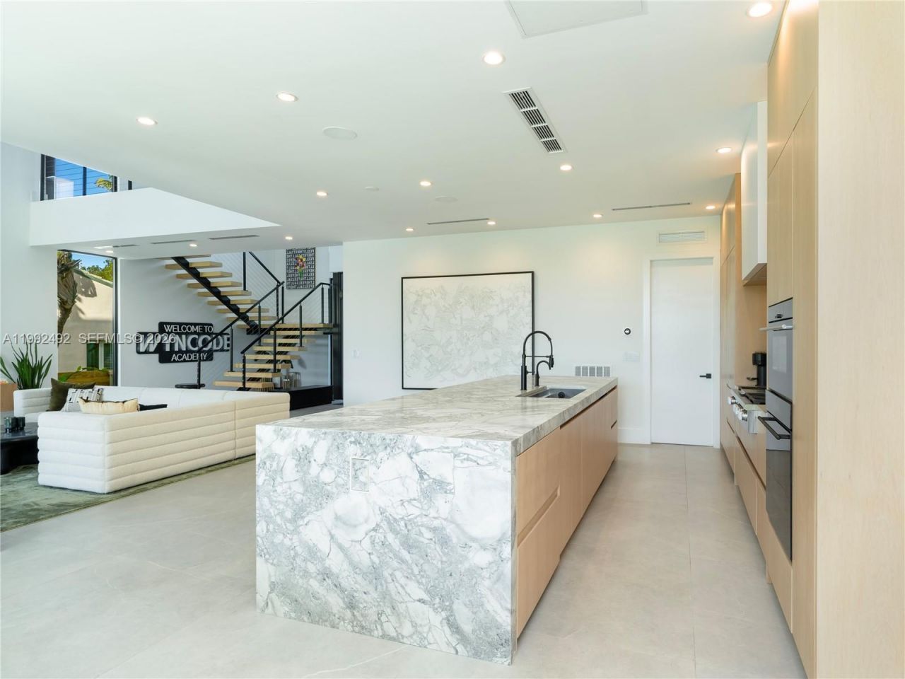 1230 Cleveland Rd, Miami Beach, FL 33141 Photo