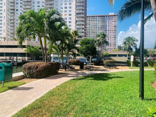 17150 N Bay Rd, Unit 2109, Sunny Isles Beach, FL 33160
