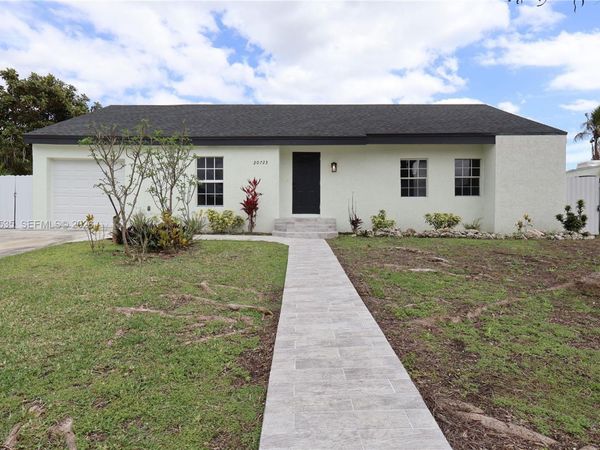 20723 SW 119th Pl, Miami, FL 33177