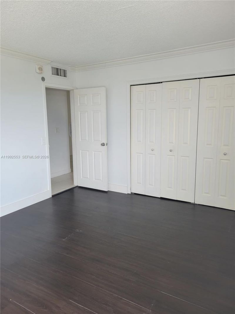 2020 NE 135th St , Unit 904, North Miami, FL 33181 Photo