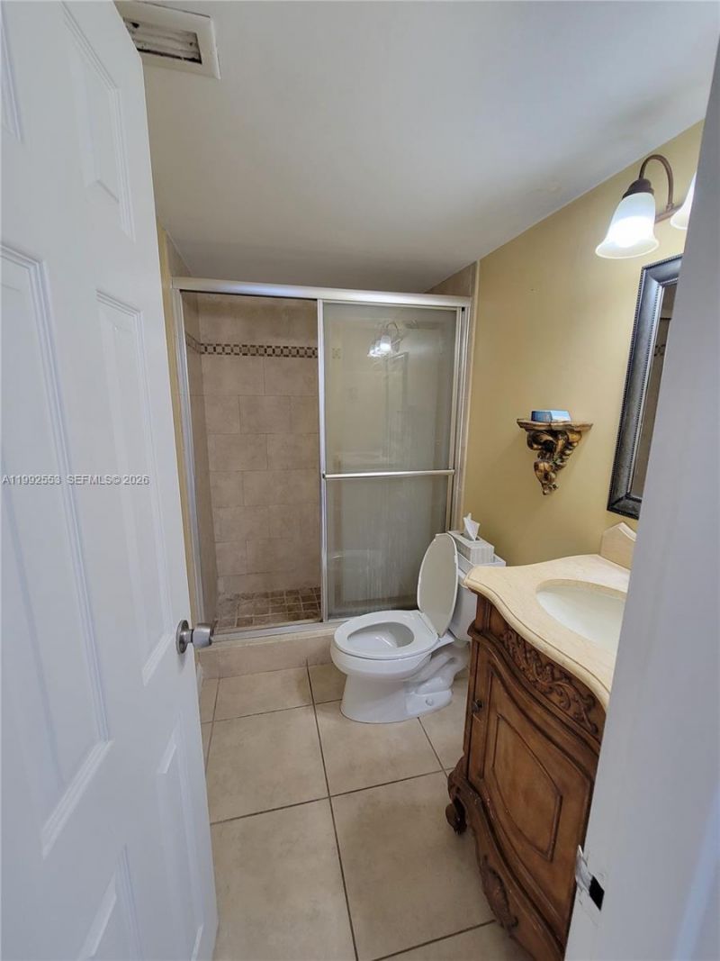 2020 NE 135th St , Unit 904, North Miami, FL 33181 Photo