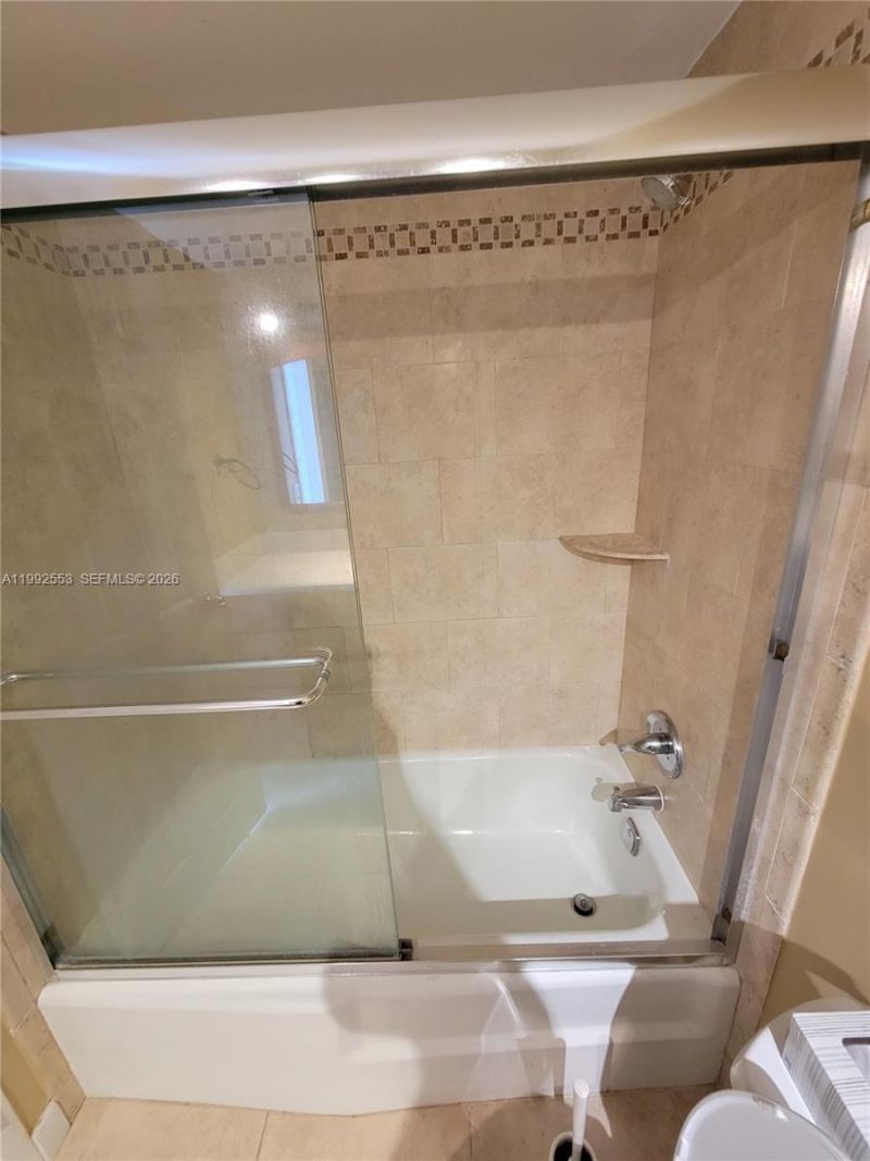 2020 NE 135th St , Unit 904, North Miami, FL 33181 Photo