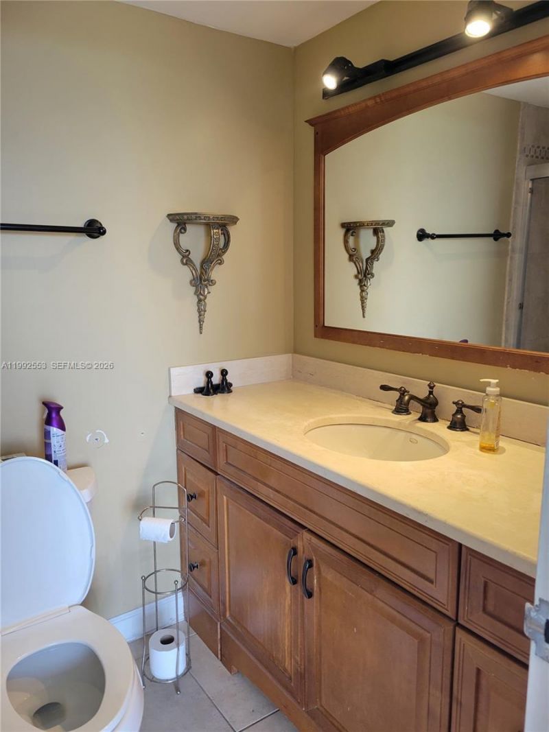 2020 NE 135th St , Unit 904, North Miami, FL 33181 Photo