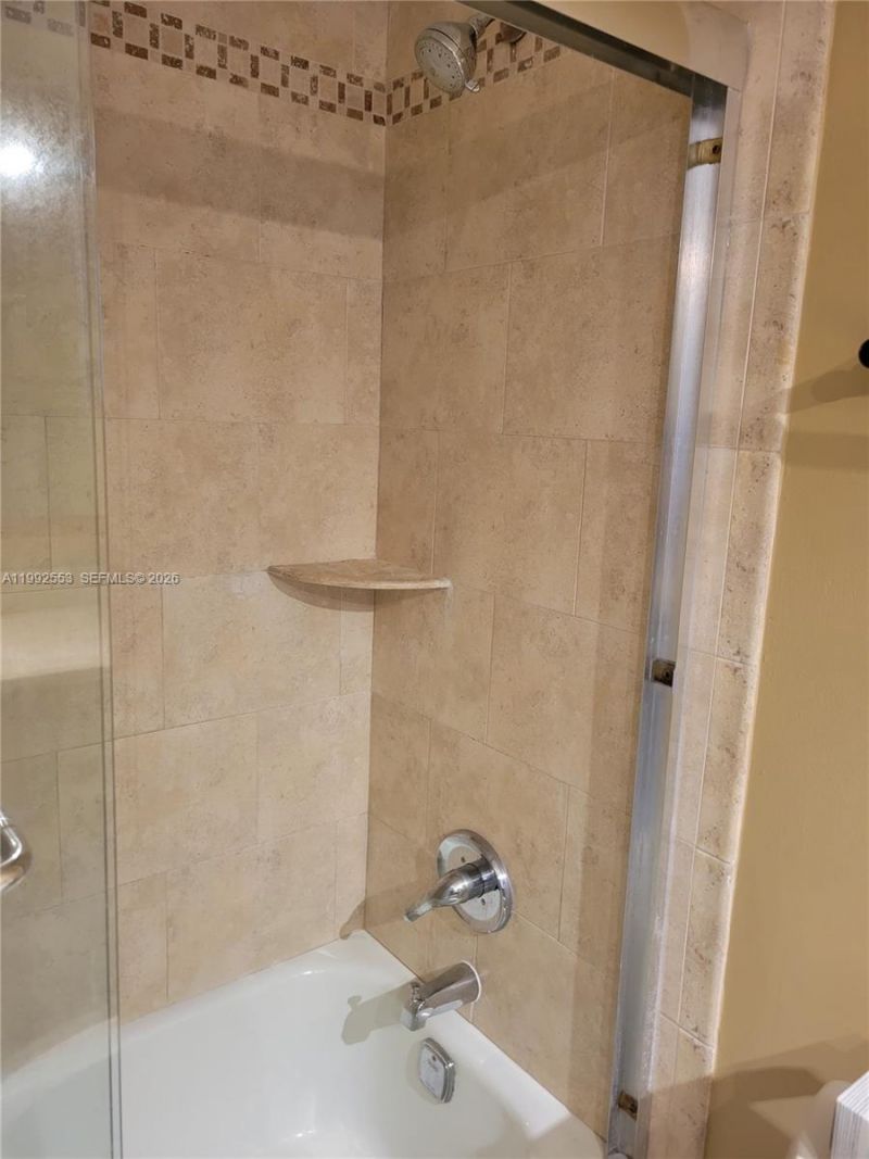 2020 NE 135th St , Unit 904, North Miami, FL 33181 Photo