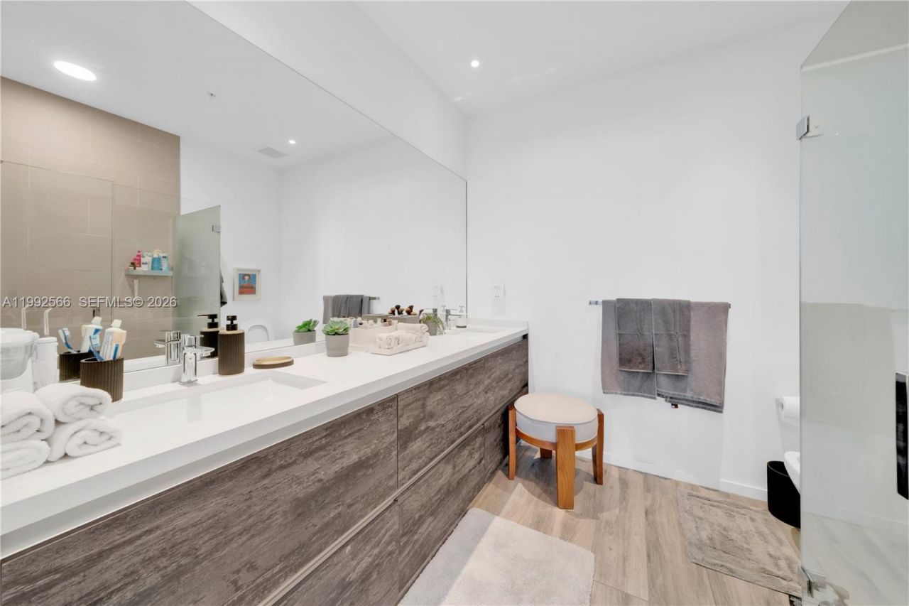 3156 SW 27th Ave , Unit 501, Miami, FL 33133 Photo