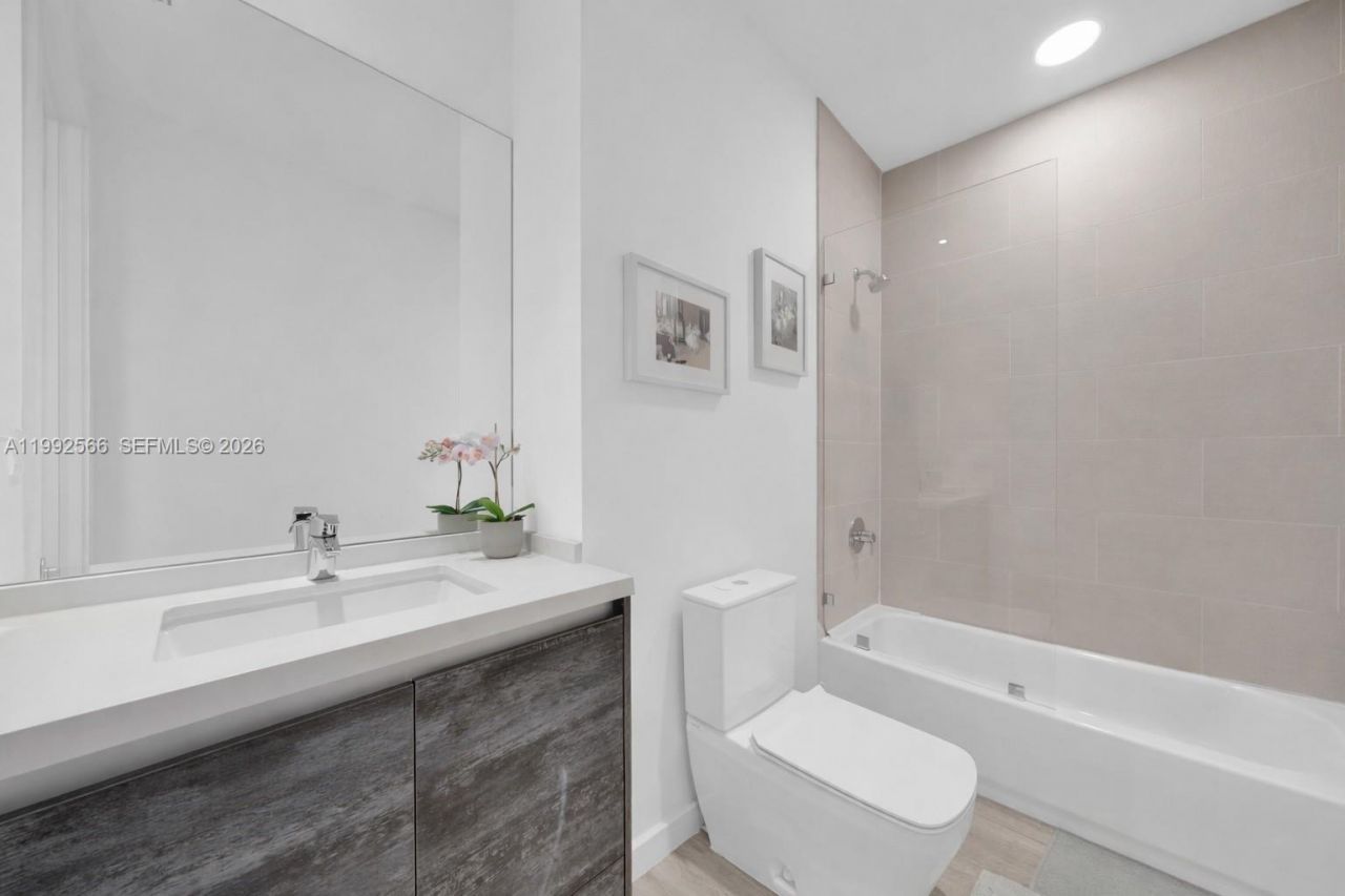 3156 SW 27th Ave , Unit 501, Miami, FL 33133 Photo