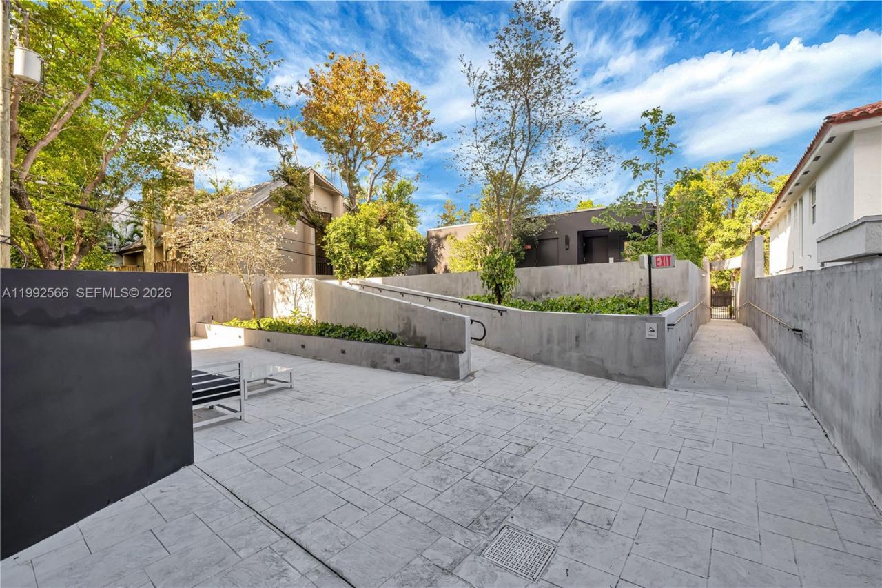 3156 SW 27th Ave , Unit 501, Miami, FL 33133 Photo