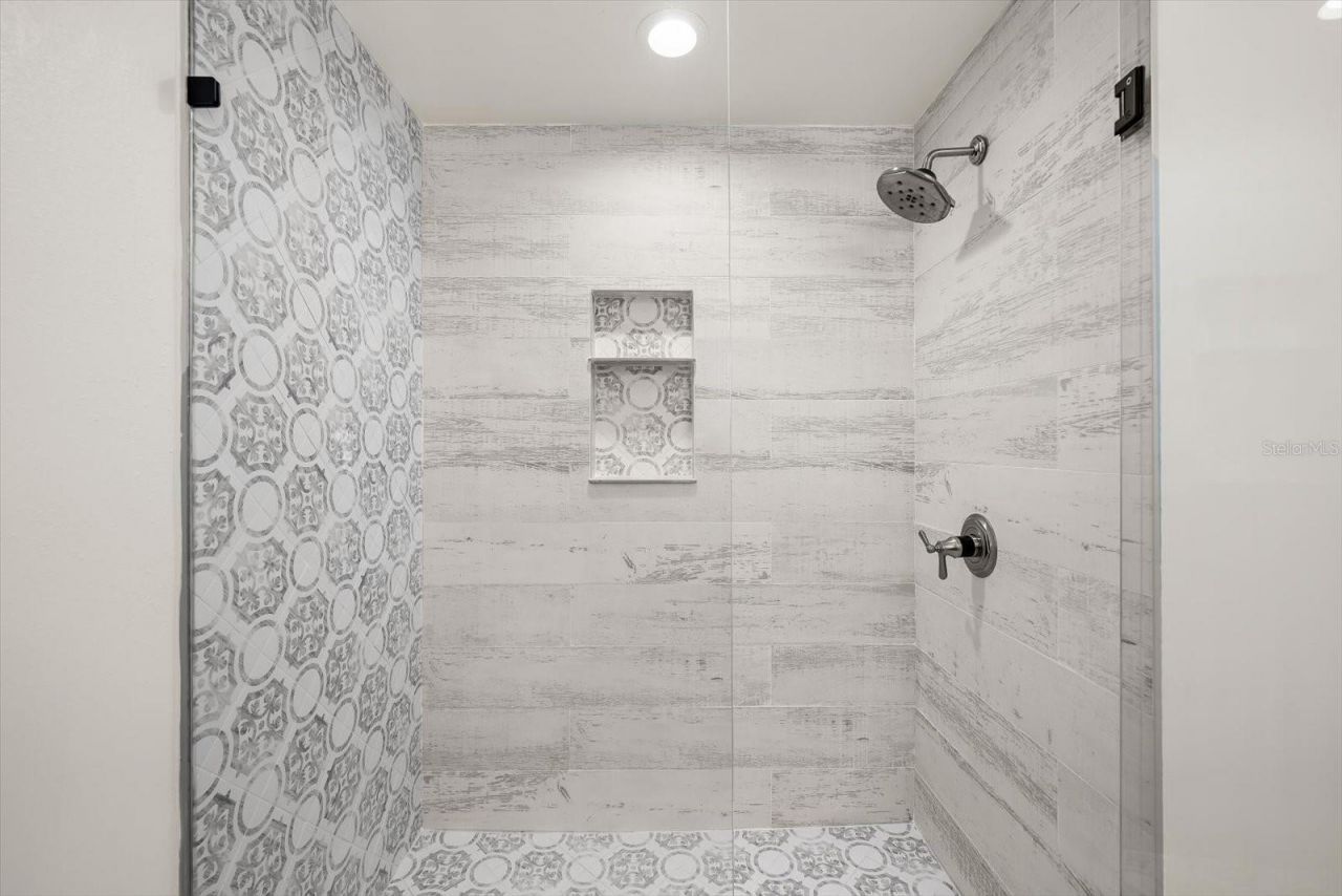 1560 Canopy Oaks Boulevard, Palm Harbor, FL 34683 Photo