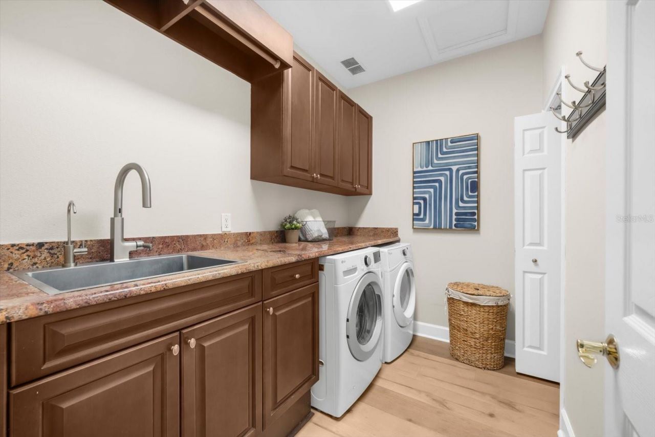 1560 Canopy Oaks Boulevard, Palm Harbor, FL 34683 Photo