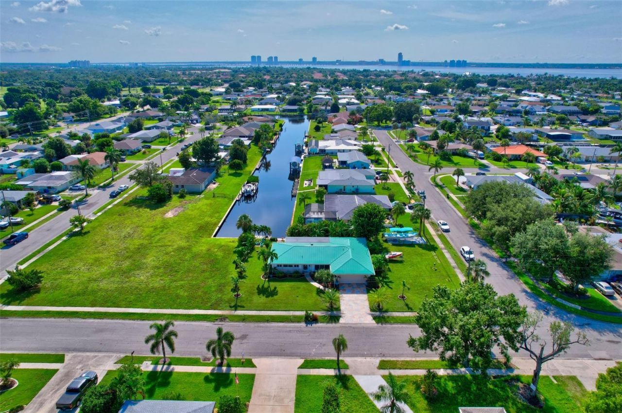 4638 Vinsetta Avenue , North Fort Myers, FL 33903 Photo