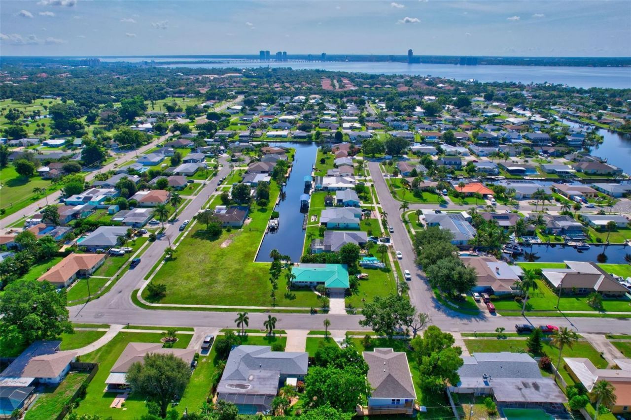 4638 Vinsetta Avenue , North Fort Myers, FL 33903 Photo