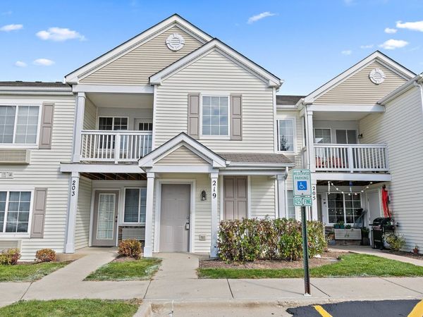 219 SILVERSTONE Drive , Unit 219, Carpentersville, IL 60110
