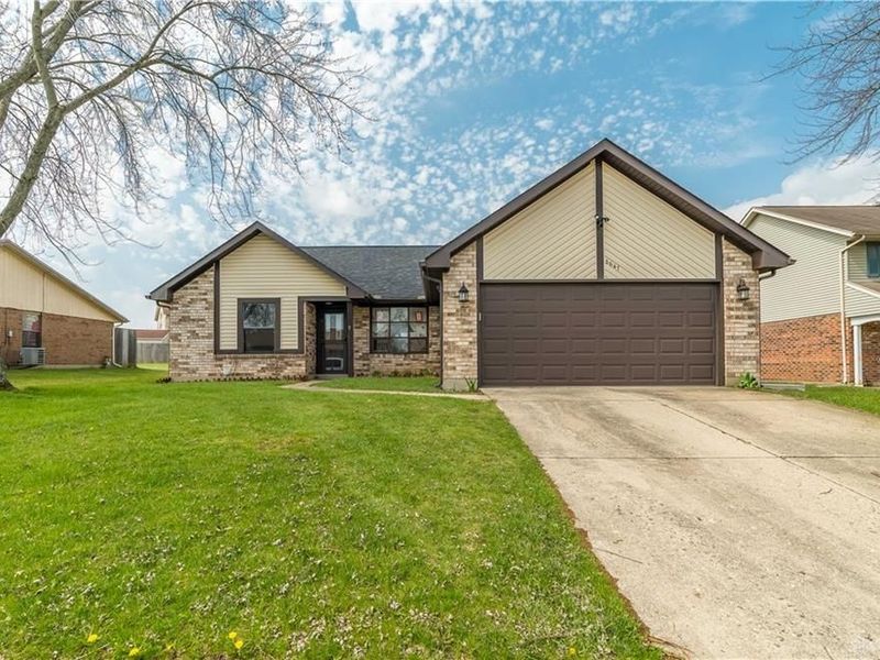 8647 Deer Haven Street, Huber Heights, OH 45424 Photo 2