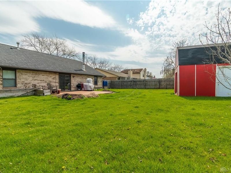 8647 Deer Haven Street, Huber Heights, OH 45424 Photo 23