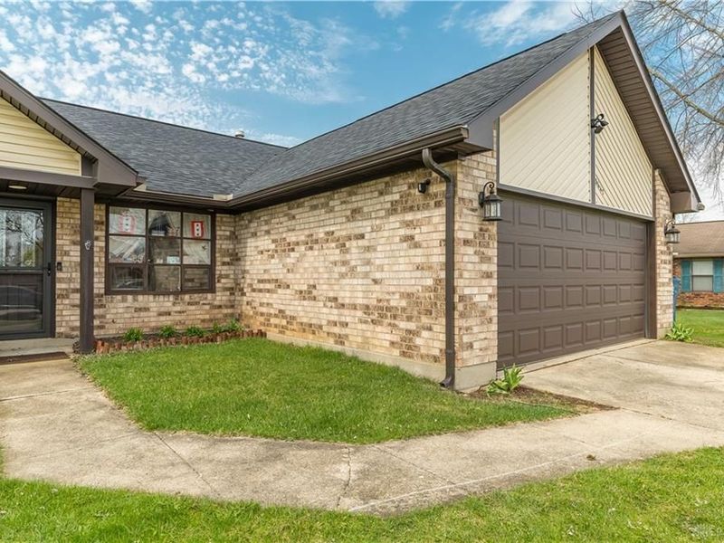 8647 Deer Haven Street, Huber Heights, OH 45424 Photo 3