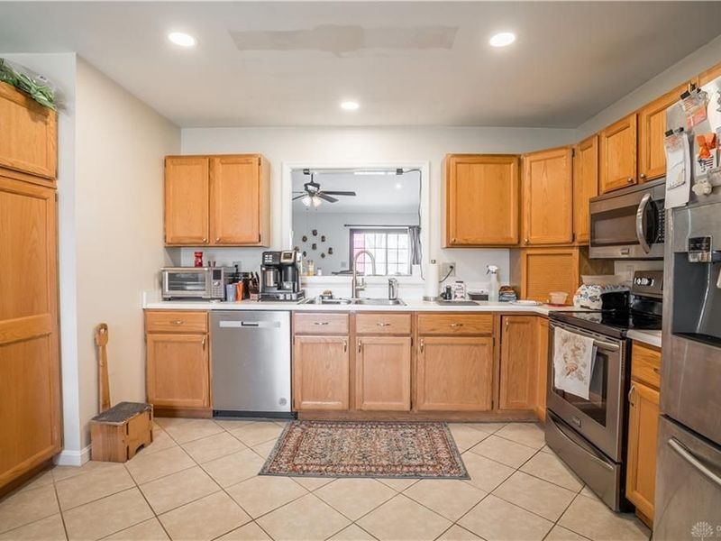 8647 Deer Haven Street, Huber Heights, OH 45424 Photo 8