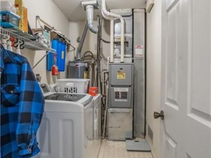 8647 Deer Haven Street, Huber Heights, OH 45424 Photo 9