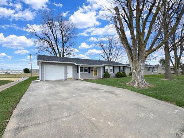 1213 Martha Street , Palmyra, MO 63461