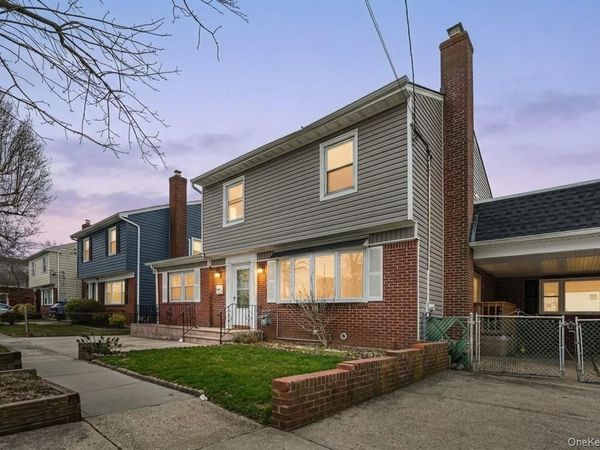 305 S 8th Street , New Hyde Park, NY 11040