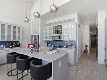 2600 W 7th Street, Unit 1707, Fort Worth, TX 76107