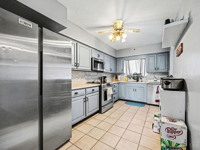 722 Compton Road, Springfield Twp., OH 45231 Photo 9