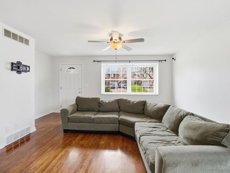 5188 Orangelawn Drive, Delhi Twp, OH 45238 Photo 8