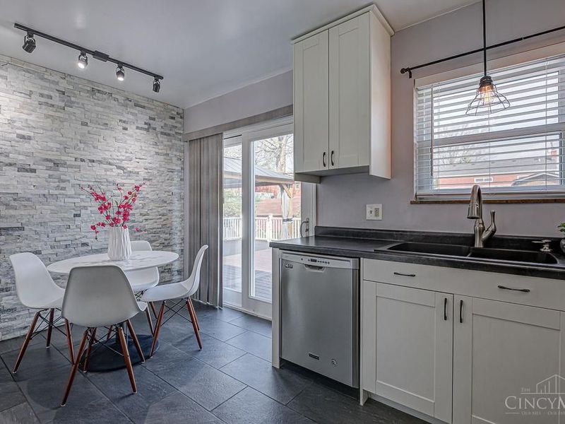 3396 Greencrest Court, Cincinnati, OH 45248 Photo 11