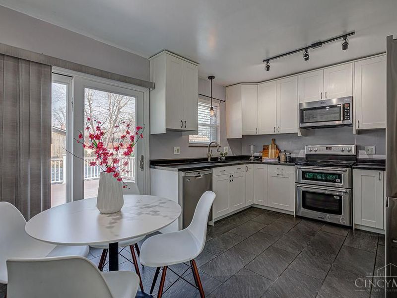 3396 Greencrest Court, Cincinnati, OH 45248 Photo 8