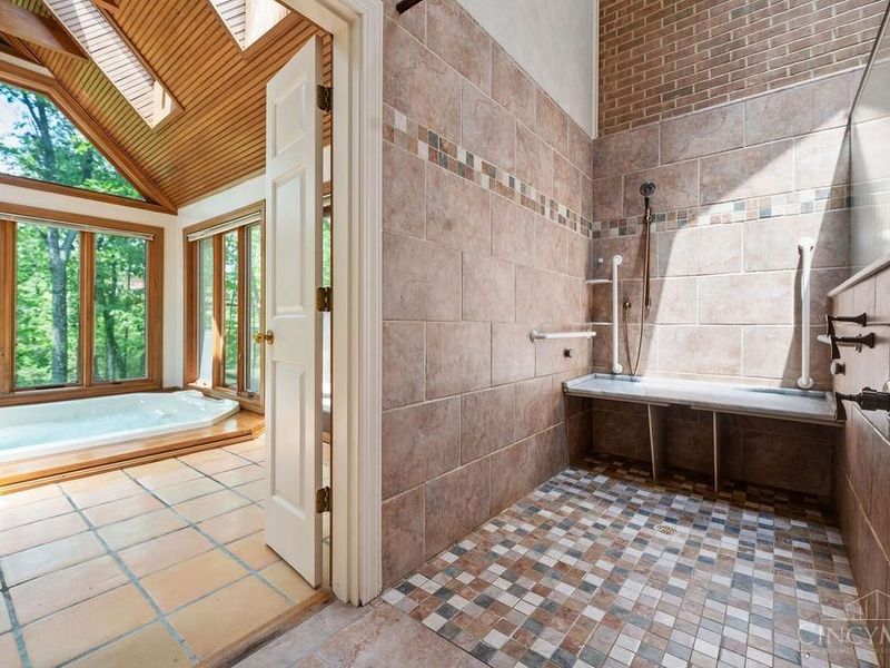 7883 Chestershire Drive, West Chester, OH 45241 Photo 18