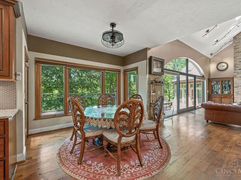 7883 Chestershire Drive, West Chester, OH 45241 Photo 9