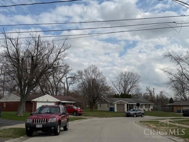 7670 Stancrest Drive, Dayton, OH 45424 Photo 4