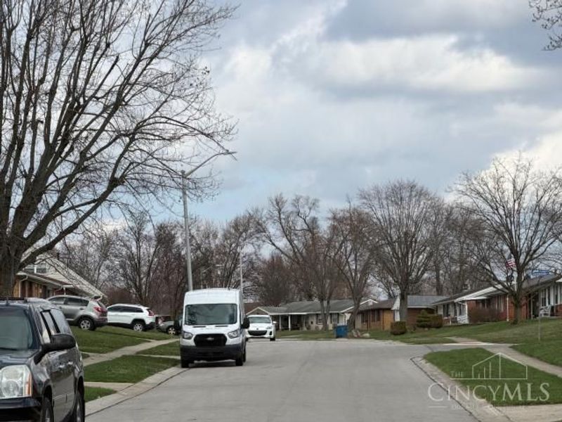 7670 Stancrest Drive, Dayton, OH 45424 Photo 5