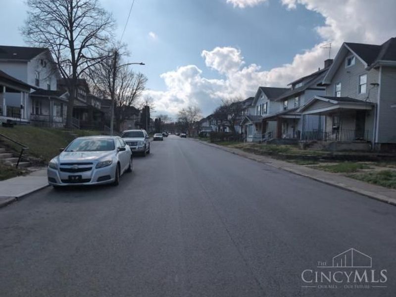 128 E Parkwood Drive, Dayton, OH 45405 Photo 5