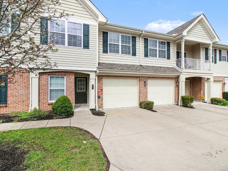 2047 Commons Circle, Batavia, OH 45103 Photo 1