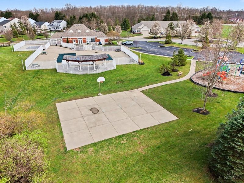 2047 Commons Circle, Batavia, OH 45103 Photo 24