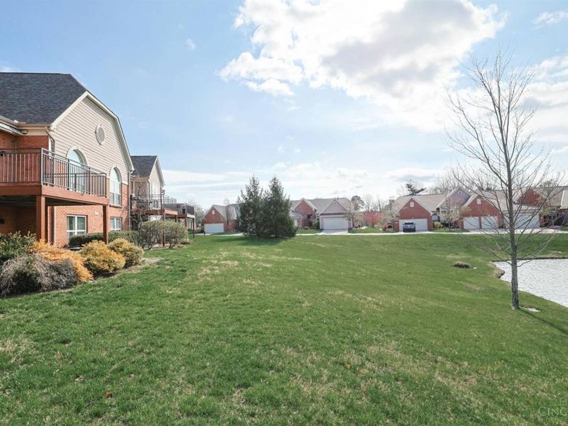 893 Cypresspoint Court, Pierce Twp, OH 45245 Photo 7