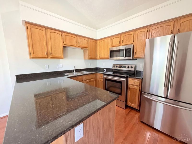 5550 Regimental Place, Cincinnati, OH 45239 Photo 2